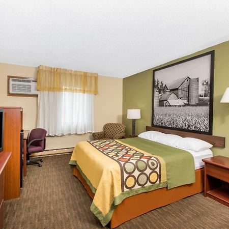 Hotel Super 8 By Wyndham Fairmont Zewnętrze zdjęcie