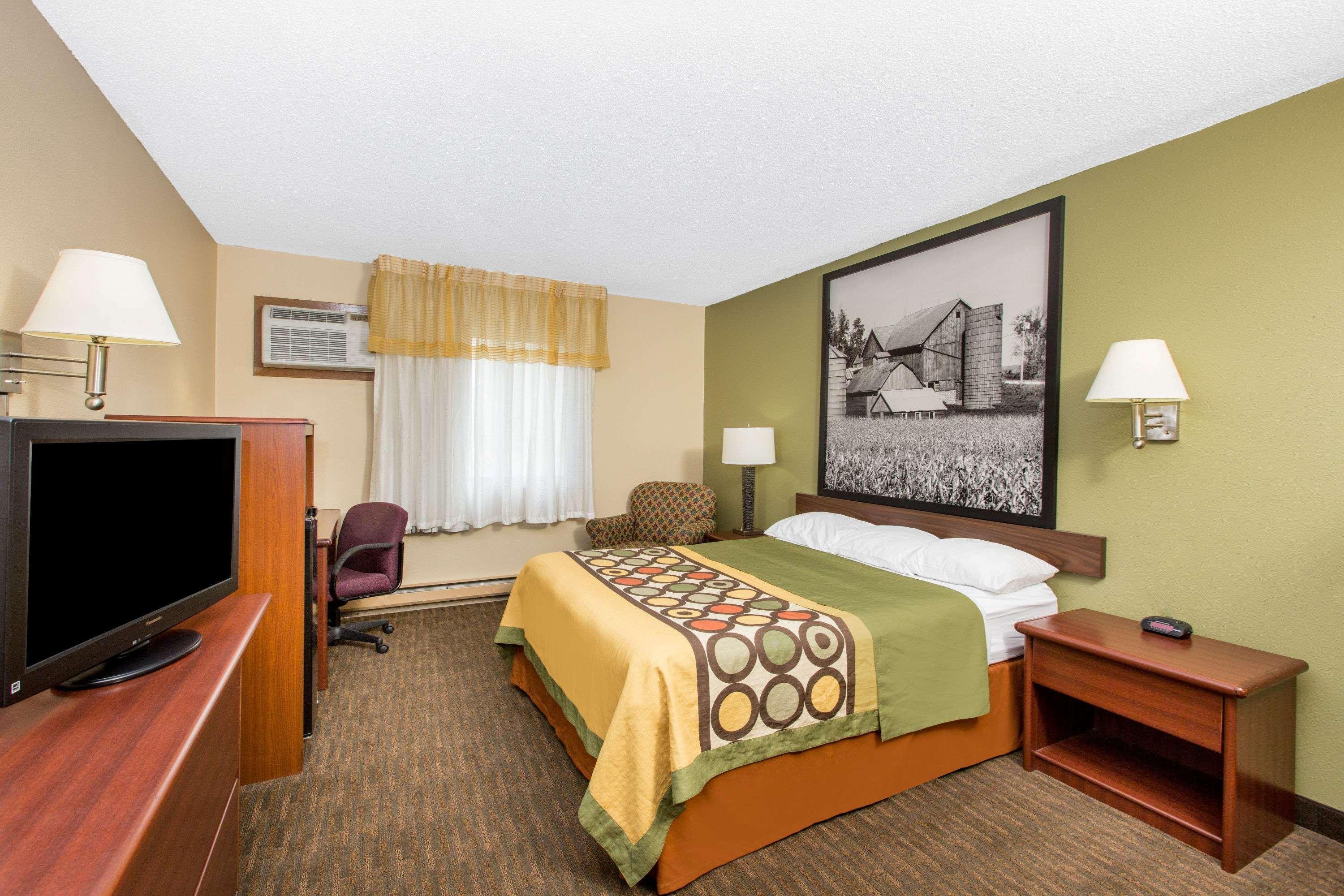Hotel Super 8 By Wyndham Fairmont Zewnętrze zdjęcie
