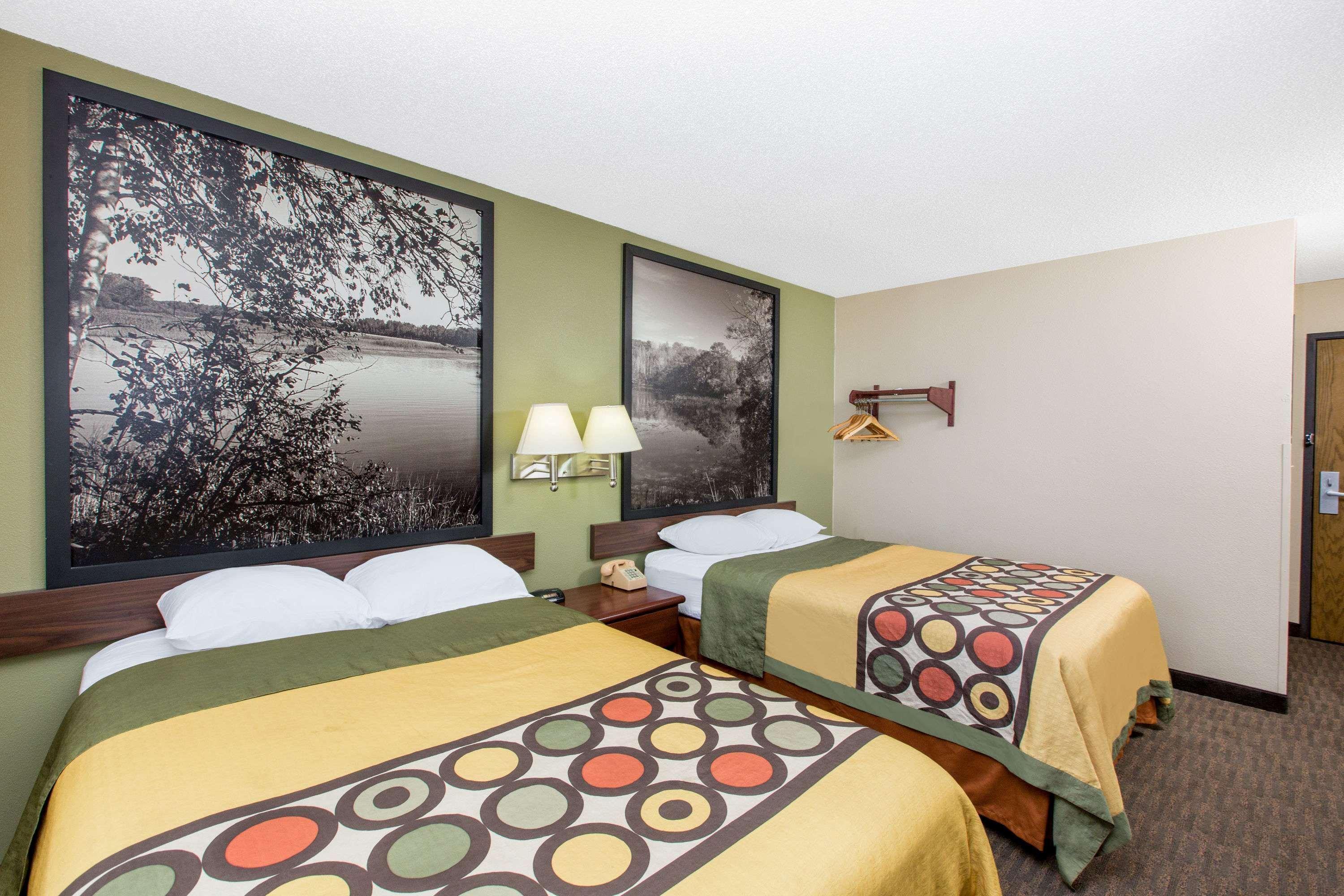 Hotel Super 8 By Wyndham Fairmont Zewnętrze zdjęcie