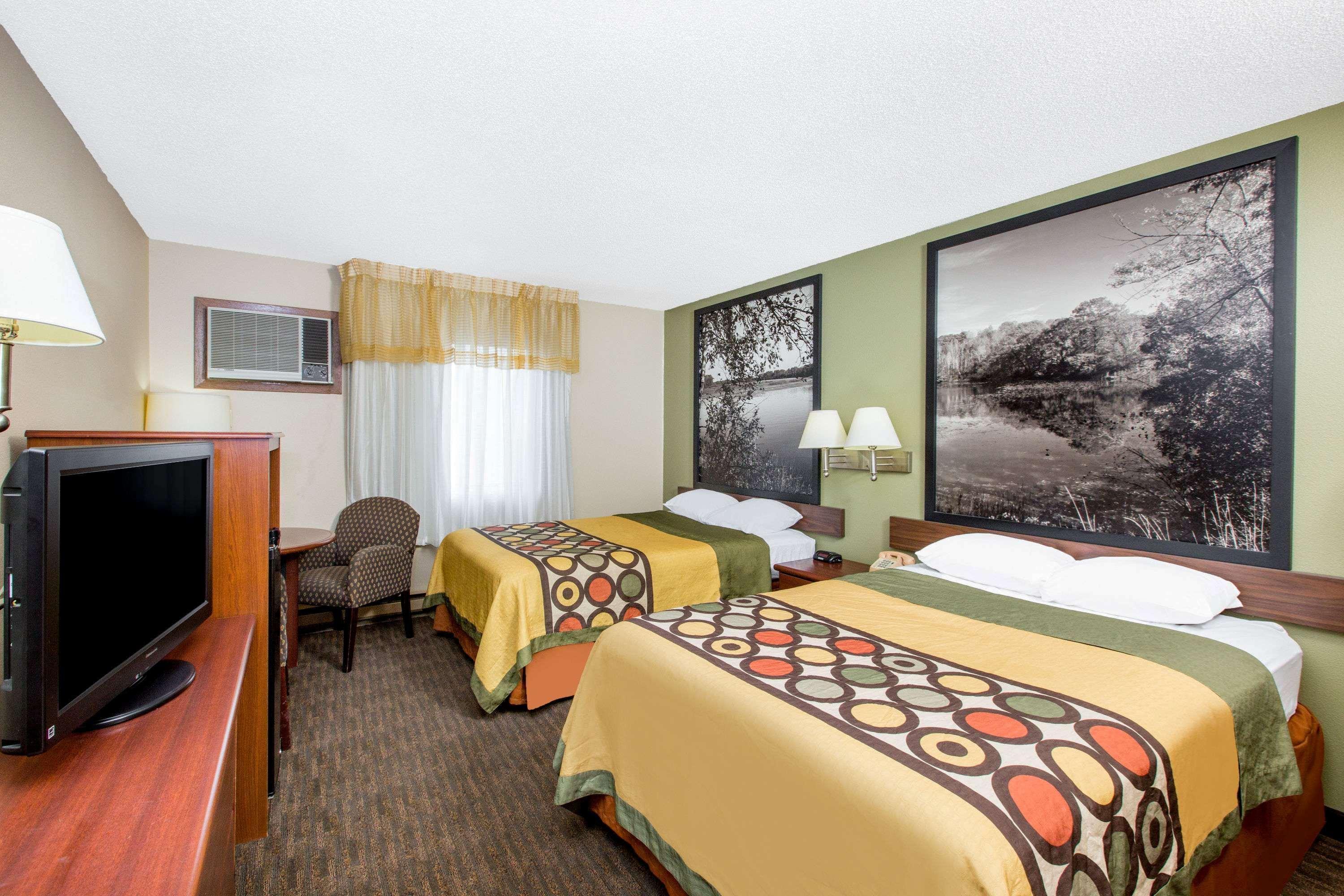 Hotel Super 8 By Wyndham Fairmont Zewnętrze zdjęcie