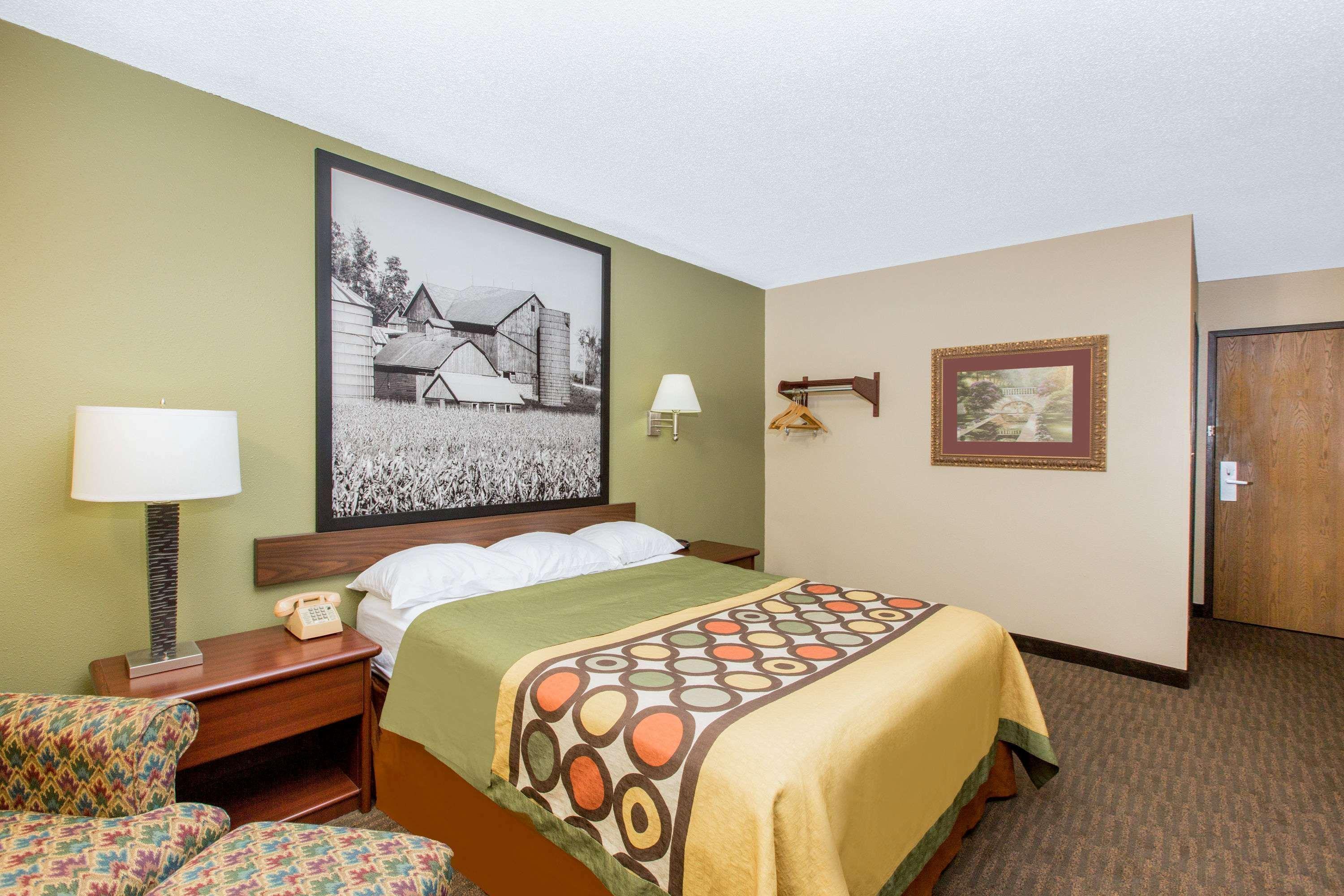 Hotel Super 8 By Wyndham Fairmont Zewnętrze zdjęcie
